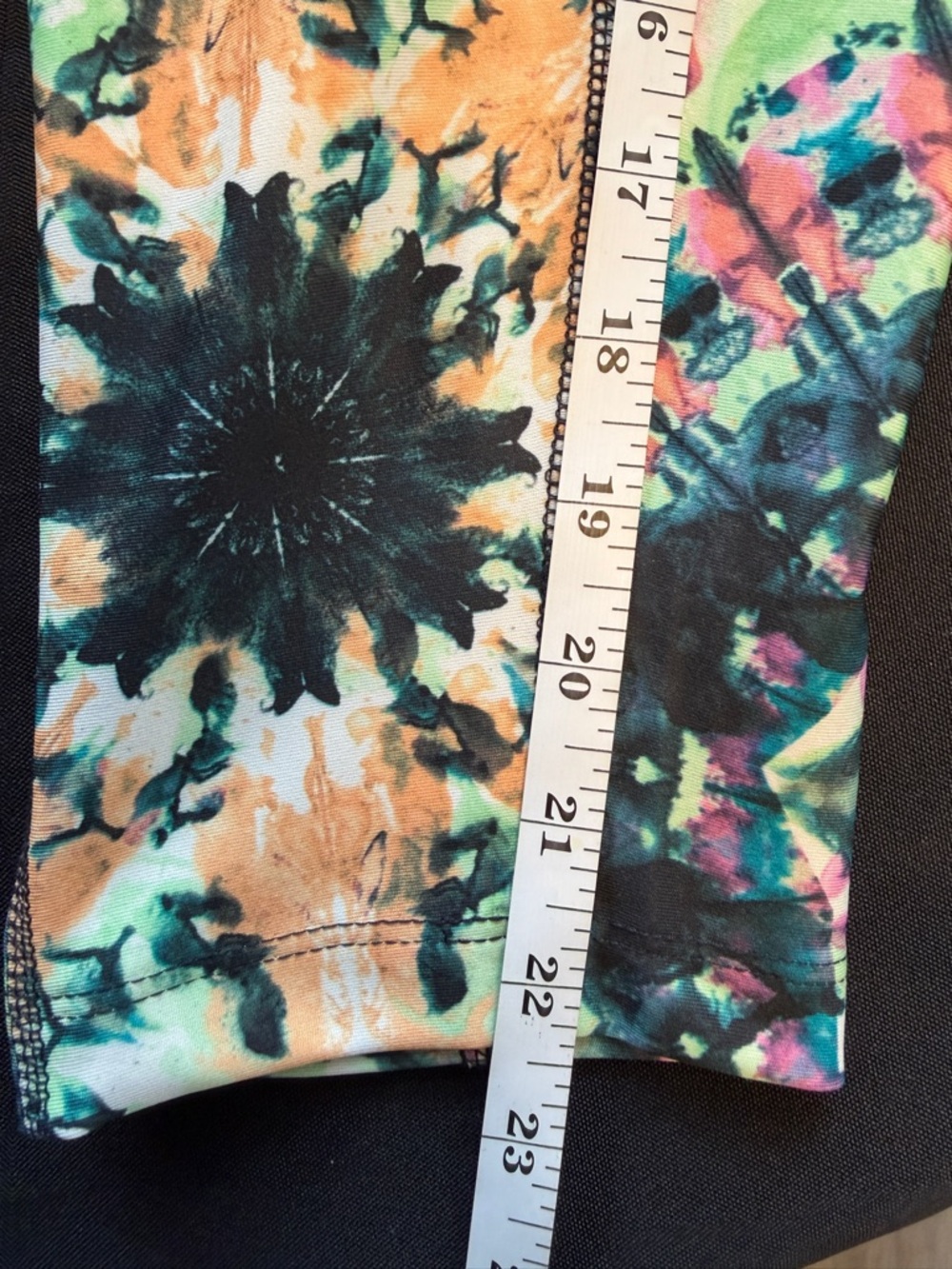 Bally’s total fitness multi colored yoga pants/leggings, Size 1X - Picture 4 of 4